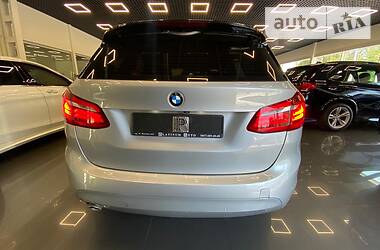 Хетчбек BMW 2 Series 2015 в 