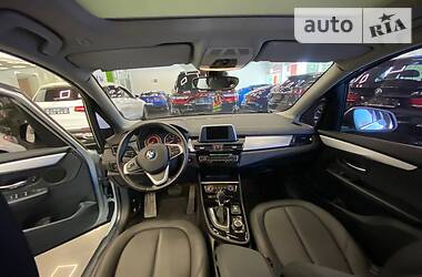 Хетчбек BMW 2 Series 2015 в 
