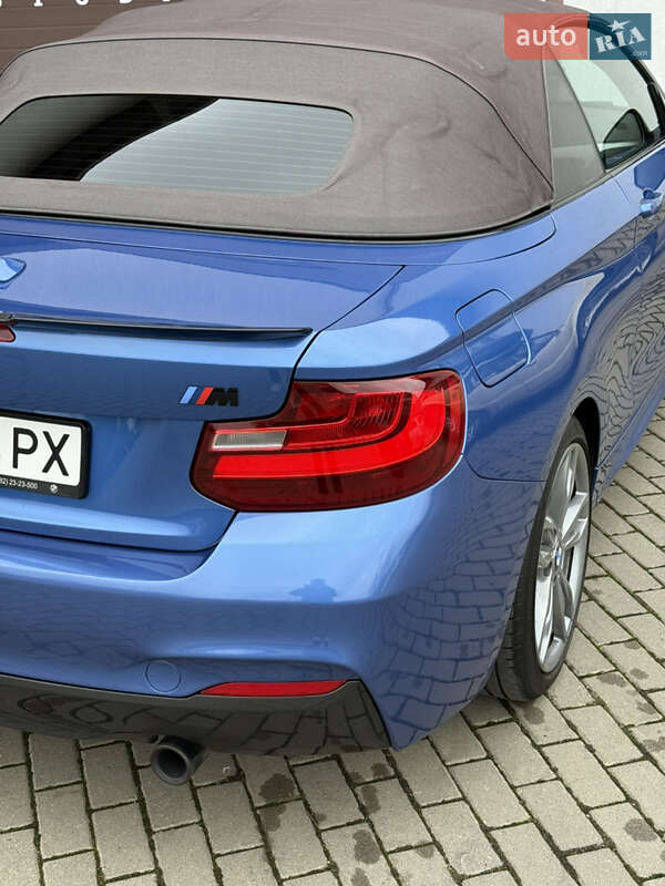 Кабриолет BMW 2 Series 2015 в Ужгороде
