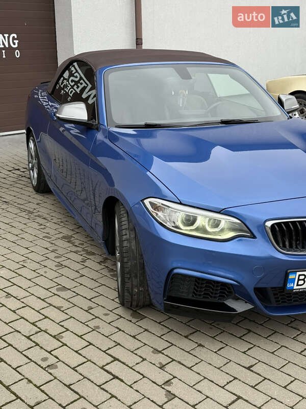 Кабриолет BMW 2 Series 2015 в Ужгороде