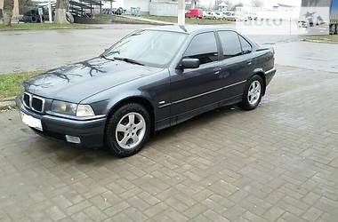 Седан BMW 3 Series 1997 в Черновцах