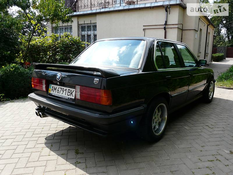 Седан BMW 3 Series 1986 в Житомире