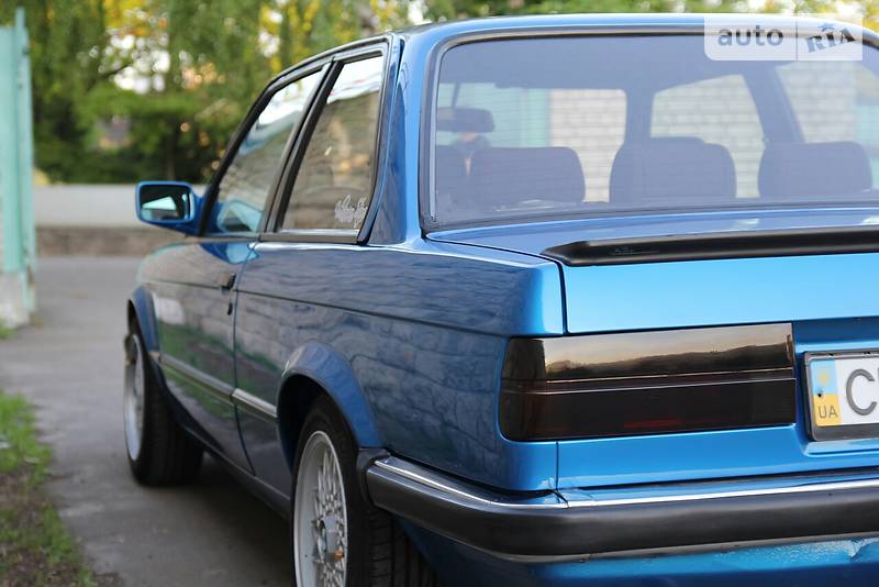 Купе BMW 3 Series 1986 в Черновцах