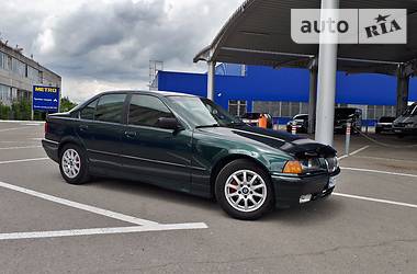 Седан BMW 3 Series 1993 в Ивано-Франковске