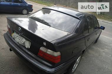 Седан BMW 3 Series 1995 в Киеве