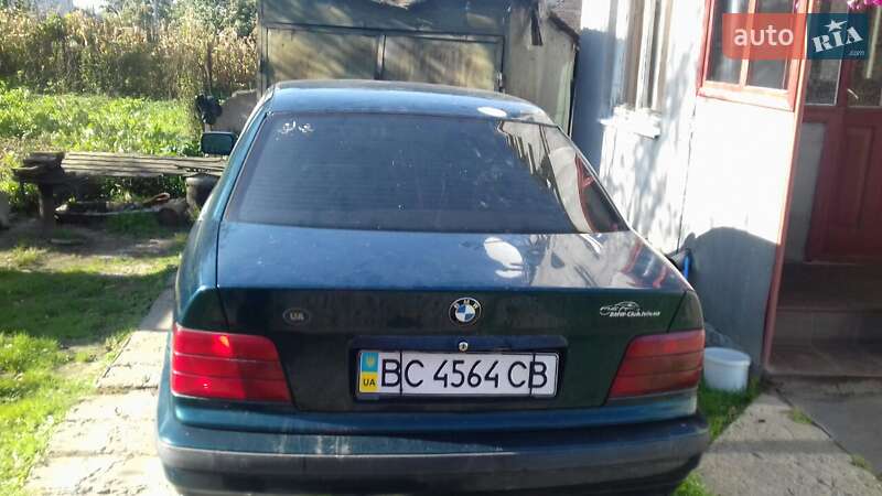 Седан BMW 3 Series 1994 в Львове