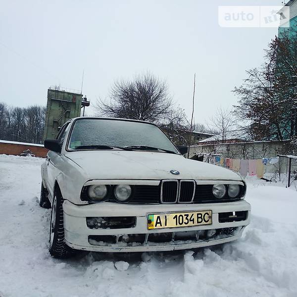 Седан BMW 3 Series 1987 в Виннице