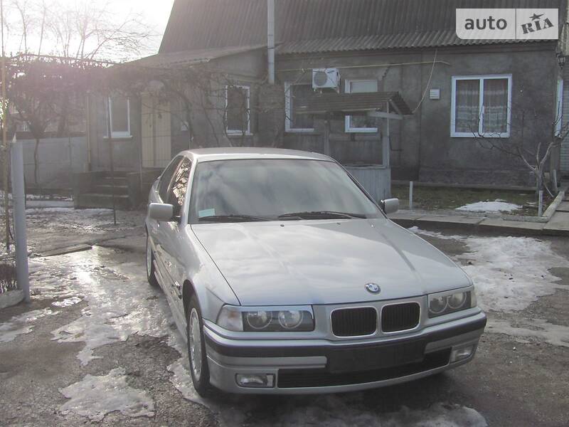 Седан BMW 3 Series 1996 в Киеве