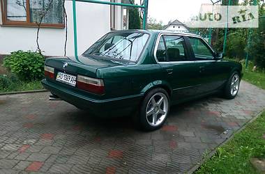 Седан BMW 3 Series 1988 в Мукачевому