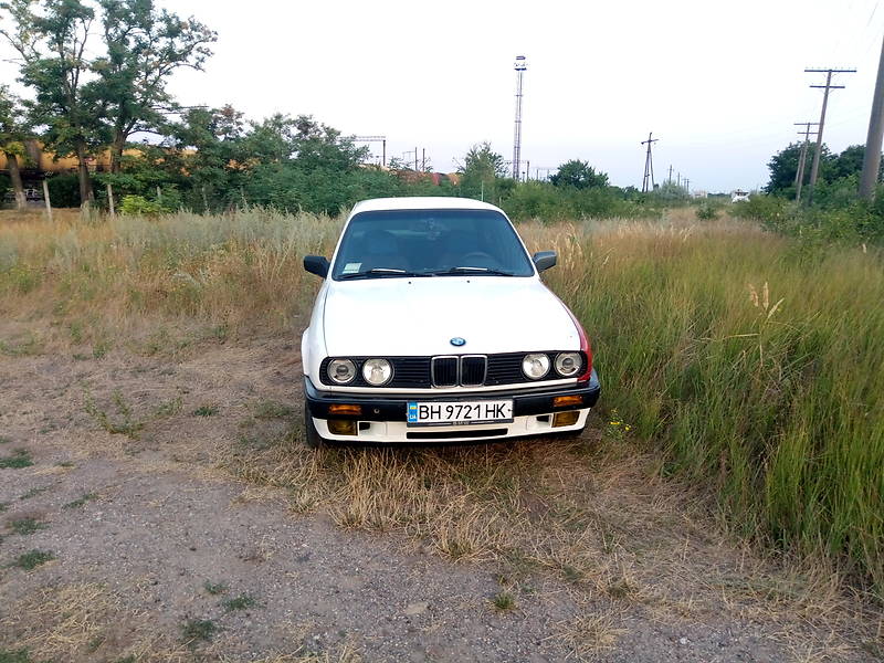 Седан BMW 3 Series 1990 в Чорноморську