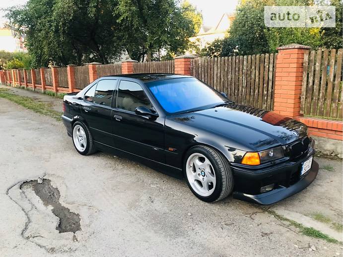 Седан BMW 3 Series 1991 в Ивано-Франковске