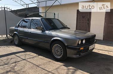 Седан BMW 3 Series 1987 в Киеве