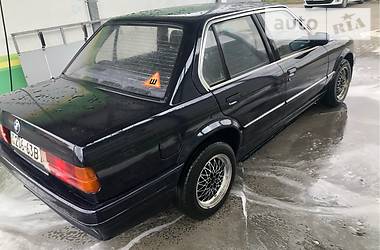 Седан BMW 3 Series 1988 в Виннице