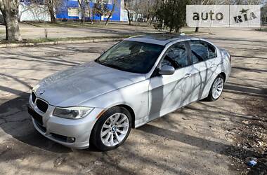 Седан BMW 3 Series 2011 в 