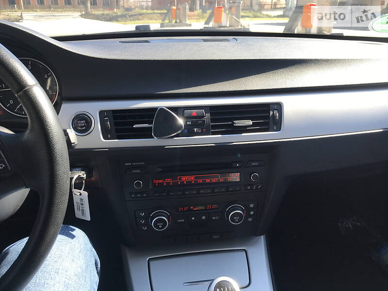 Седан BMW 3 Series 2009 в Івано-Франківську