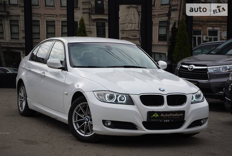 Седан BMW 3 Series 2010 в 