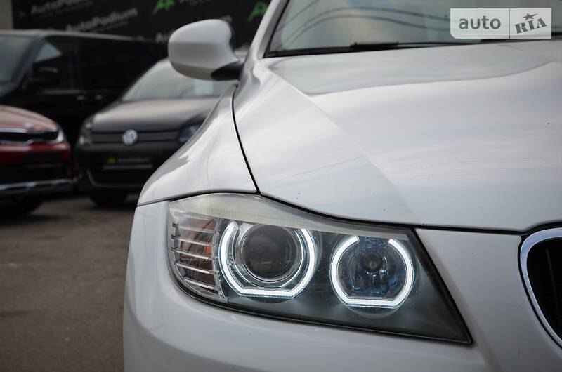 Седан BMW 3 Series 2010 в Києві