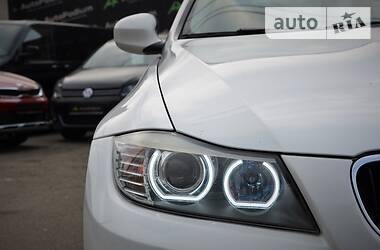Седан BMW 3 Series 2010 в 