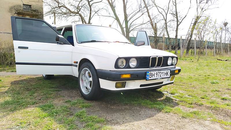 Седан BMW 3 Series 1990 в Чорноморську