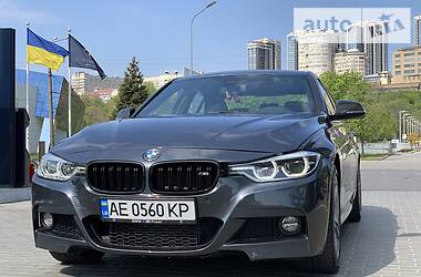 Седан BMW 3 Series 2015 в 