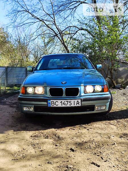 Седан BMW 3 Series 1996 в Трускавці