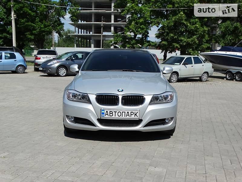 Седан BMW 3 Series 2010 в Дніпрі