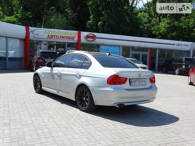 Седан BMW 3 Series 2010 в Дніпрі