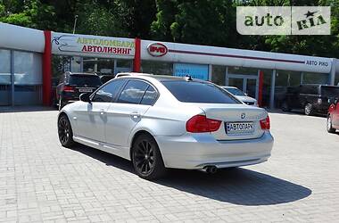 Седан BMW 3 Series 2010 в 