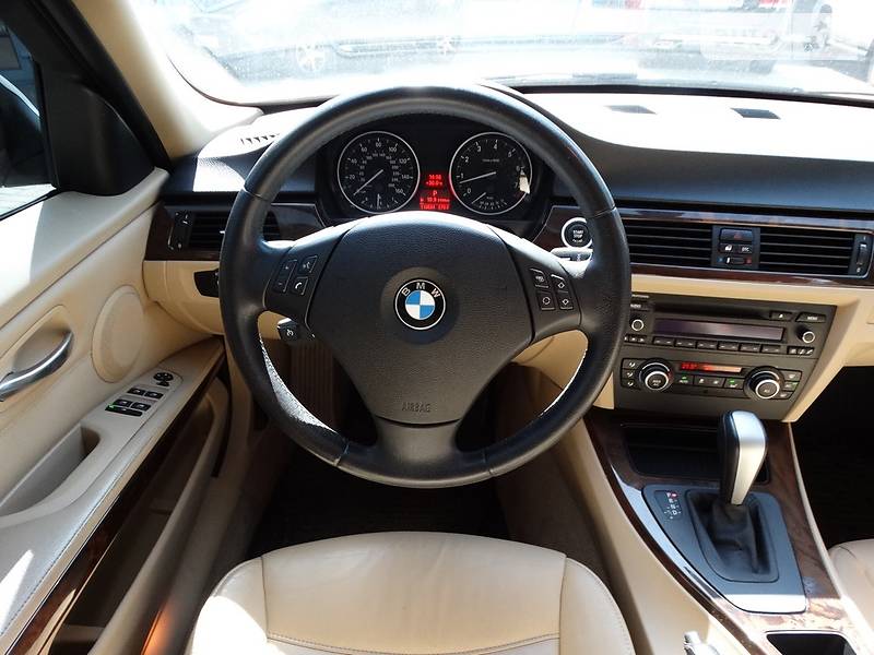 Седан BMW 3 Series 2010 в Дніпрі