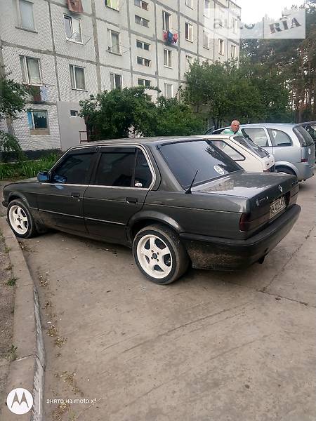 Седан BMW 3 Series 1988 в Нетешине