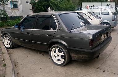 Седан BMW 3 Series 1988 в Нетешине