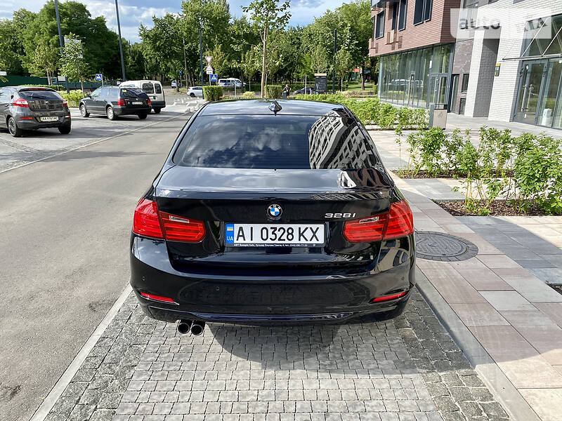Седан BMW 3 Series 2014 в Києві