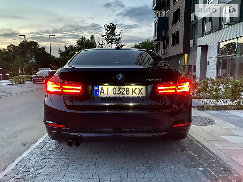 Седан BMW 3 Series 2014 в Києві