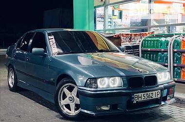 Седан BMW 3 Series 1995 в Измаиле