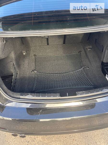 Седан BMW 3 Series 2014 в Львові