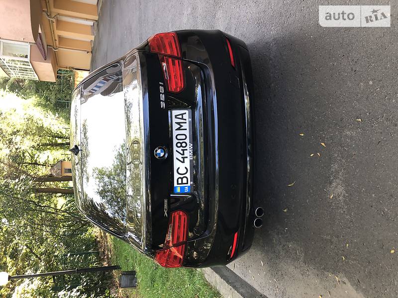 Седан BMW 3 Series 2014 в Львові