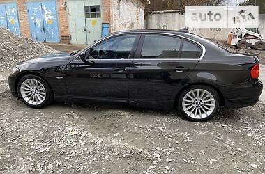 Седан BMW 3 Series 2010 в Умани