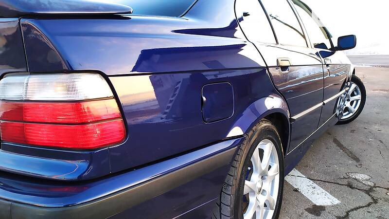 Седан BMW 3 Series 1997 в Дрогобыче