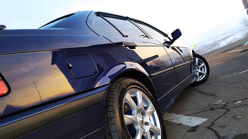 Седан BMW 3 Series 1997 в Дрогобыче