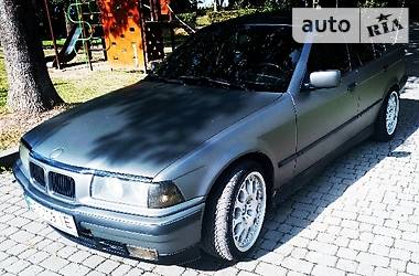 Седан BMW 3 Series 1993 в Городке