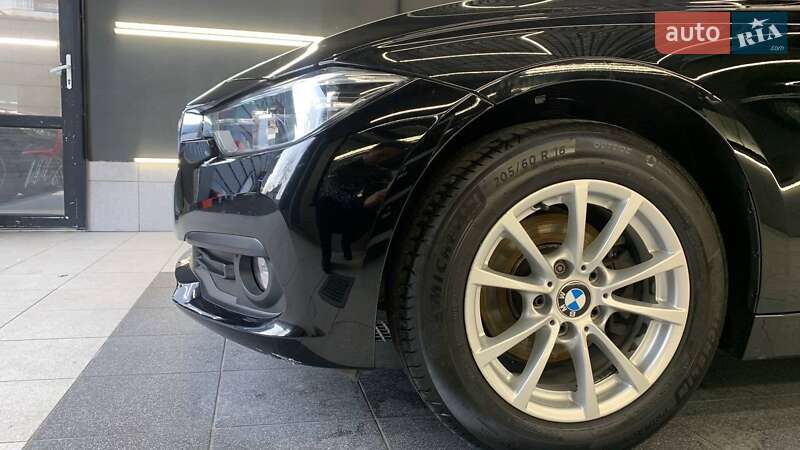 Седан BMW 3 Series 2017 в Одессе