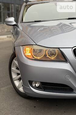 Седан BMW 3 Series 2010 в Виннице