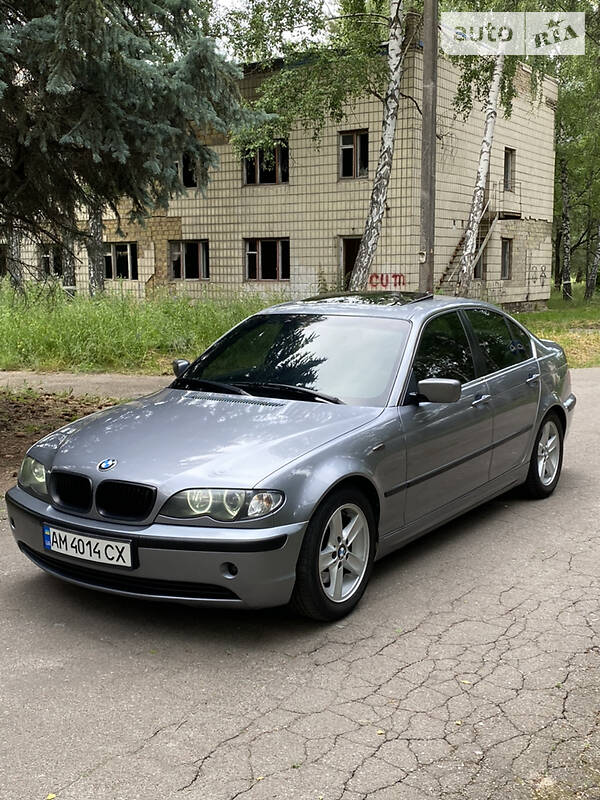 Седан BMW 3 Series 2004 в Киеве