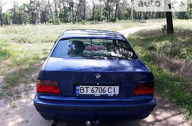 Седан BMW 3 Series 1992 в Мелитополе
