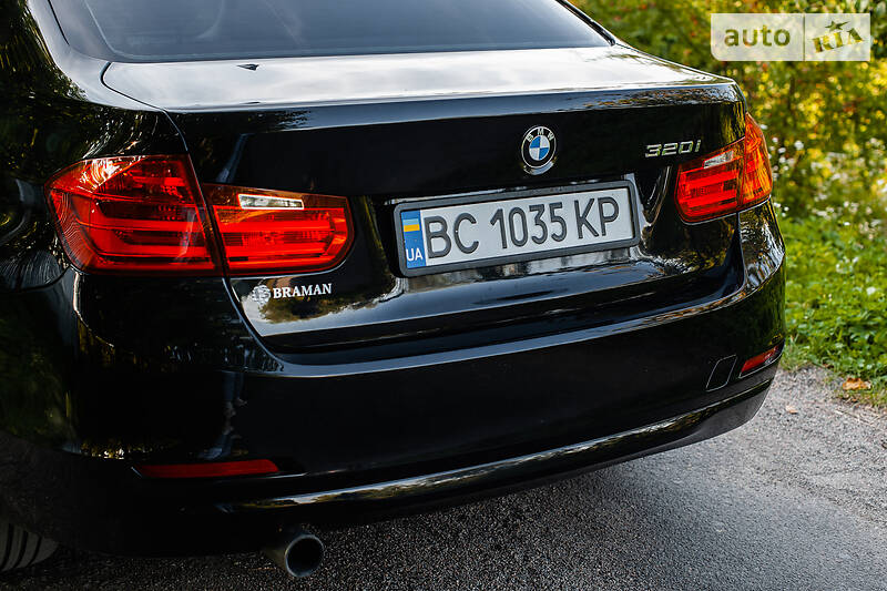 Седан BMW 3 Series 2015 в Городке