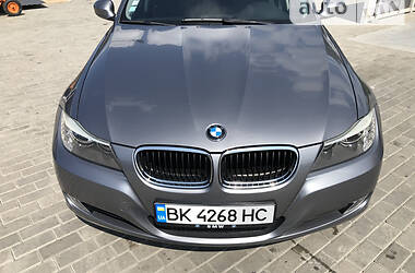 Седан BMW 3 Series 2009 в 
