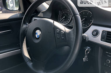 Седан BMW 3 Series 2009 в 