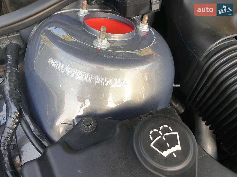 Универсал BMW 3 Series 2005 в Южноукраинске