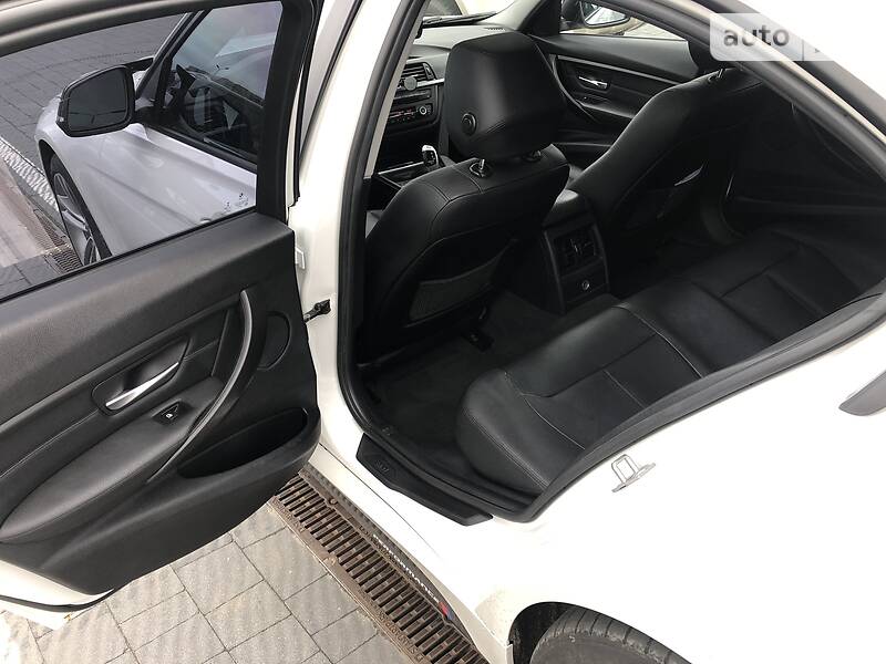 Седан BMW 3 Series 2015 в Львове