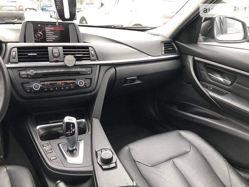 Седан BMW 3 Series 2015 в Львове